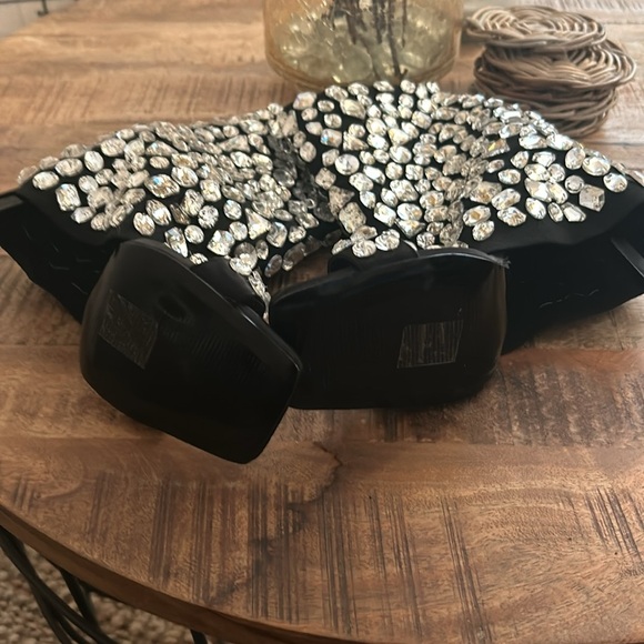 AZALEA WANG STOPPIN THE WHOLE SHOW STILETTO SANDAL IN BLACK - Picture 6 of 6